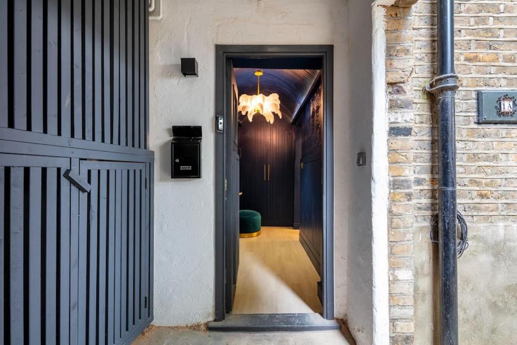 1lsr - High-end Luxury 2 Bed Designer * London